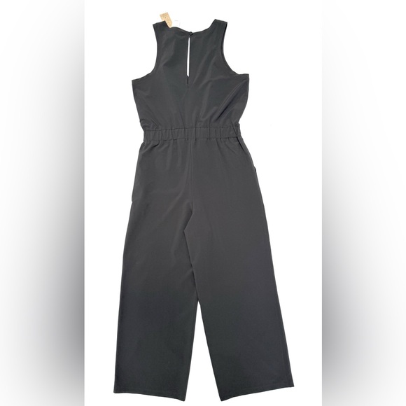 NWT Banana Republic Classic Black
V-Neck Sleeveless Cropped Jumpsuit XS - Picture 9 of 16